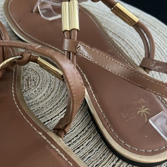 Montego Bay Club Tan Sandals with Gold Accents Size 9 - Picture 10 of 12